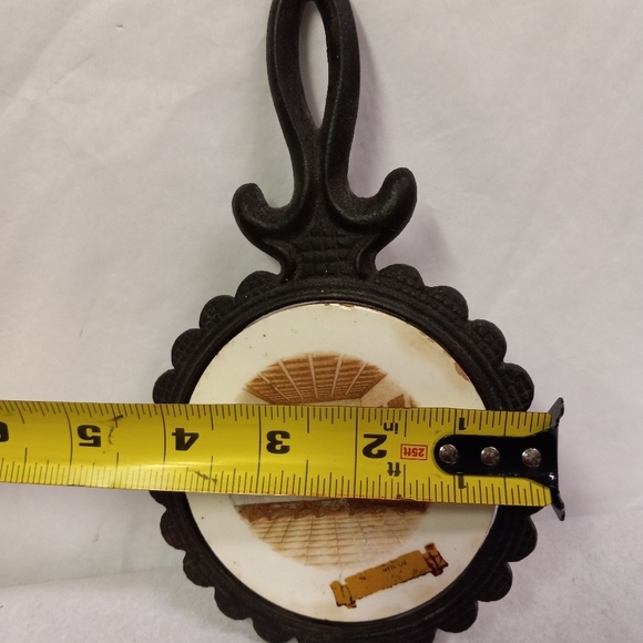 VINTAGE Cast Iron Trivet THE LORDS SUPPER Tile Wall Decor Dining Room or Kitchen - Picture 4 of 4